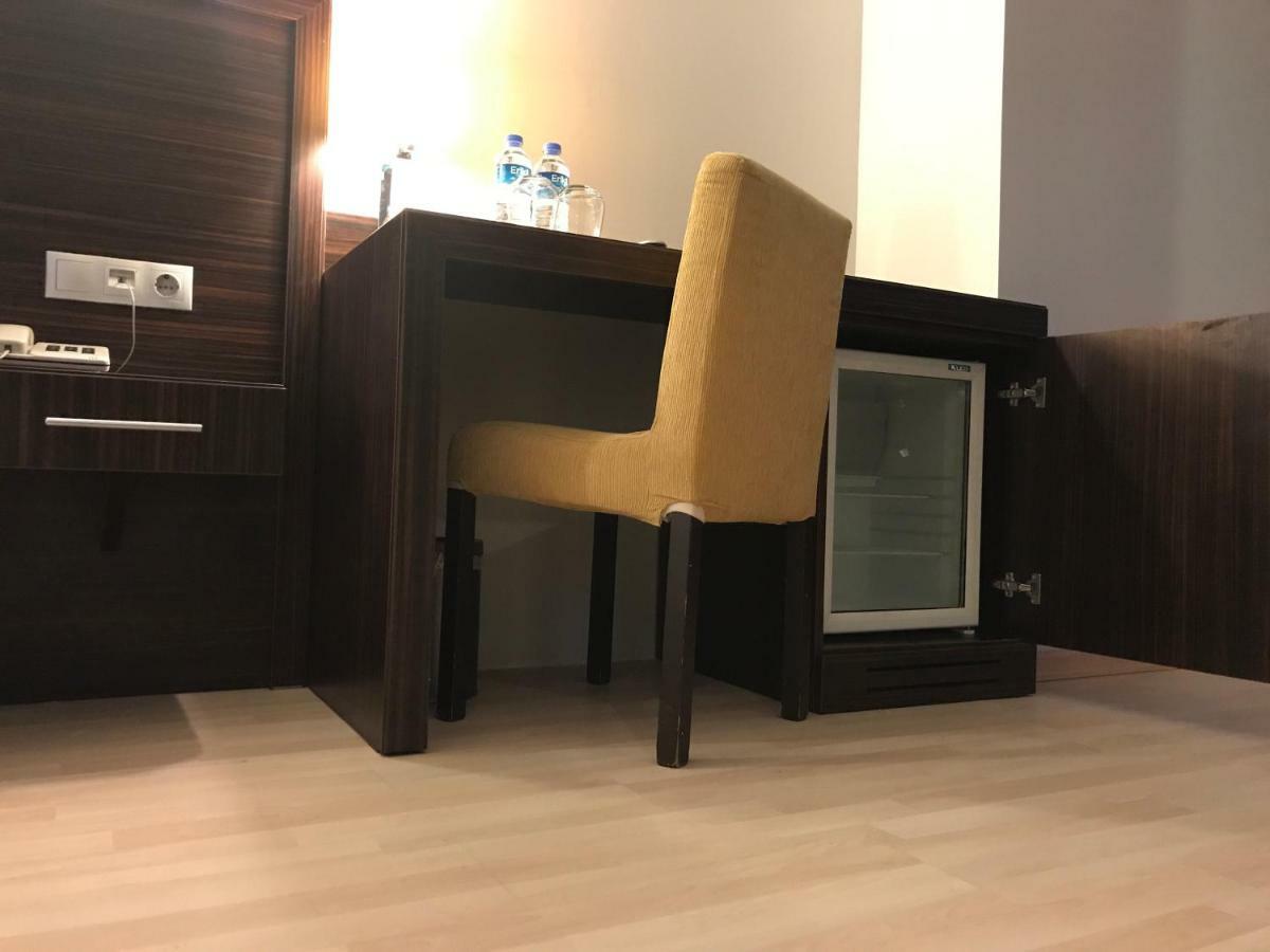 Mim Hotel Istanbul Bagian luar foto