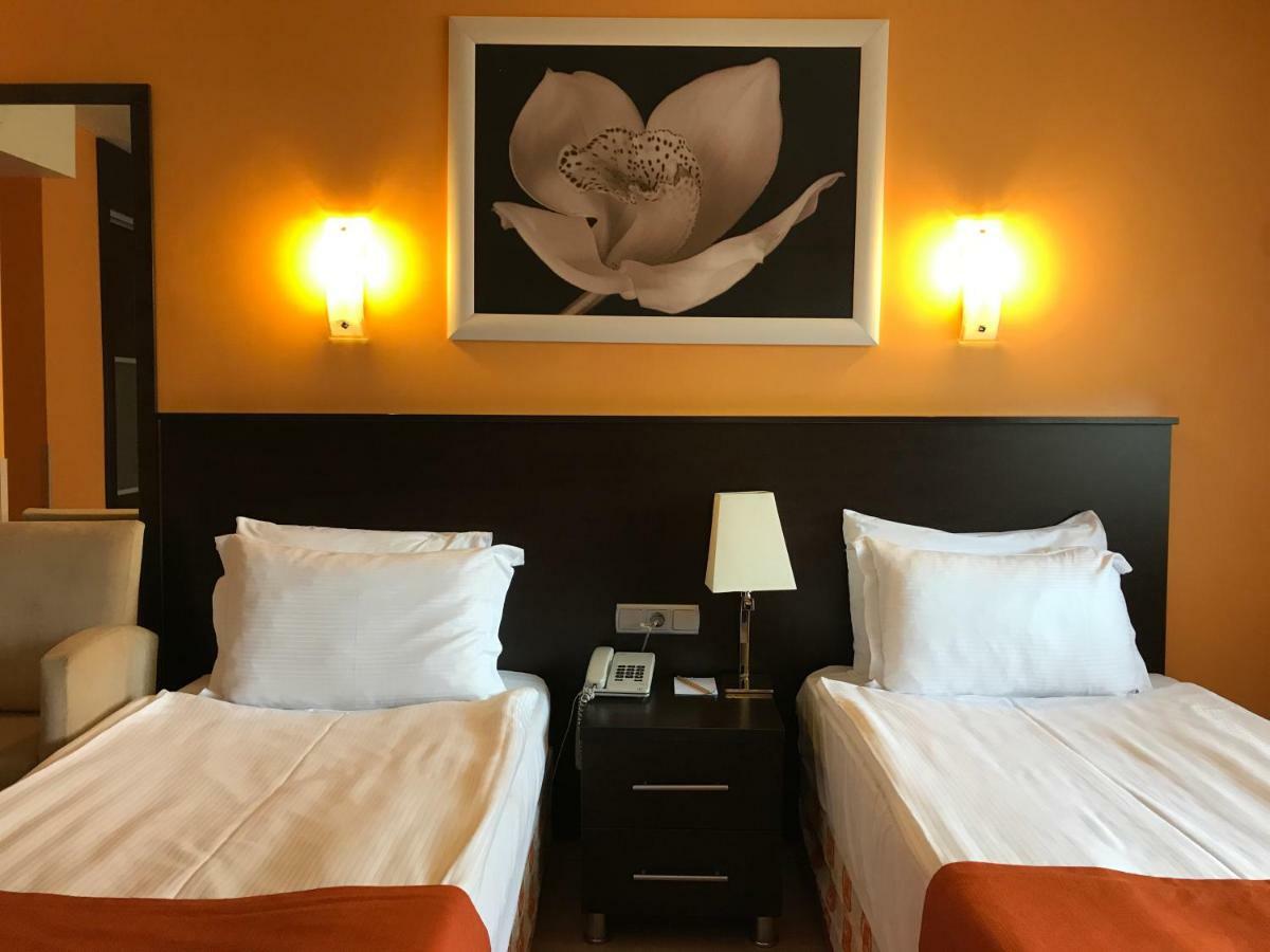 Mim Hotel Istanbul Bagian luar foto